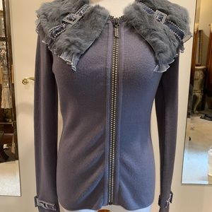 NWT Felicity Size S gray sweater fur and ruffled Collar